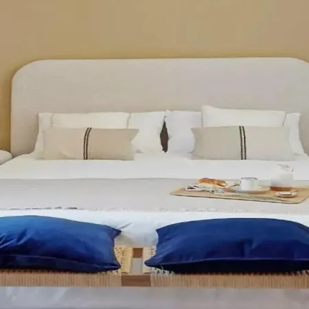 Chic Retreat In Mykonos With Sunset Views וילה